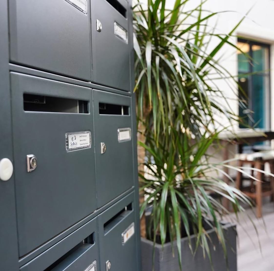 Boîtes aux lettres : photographie publiée par Les Ateliers du Coworking